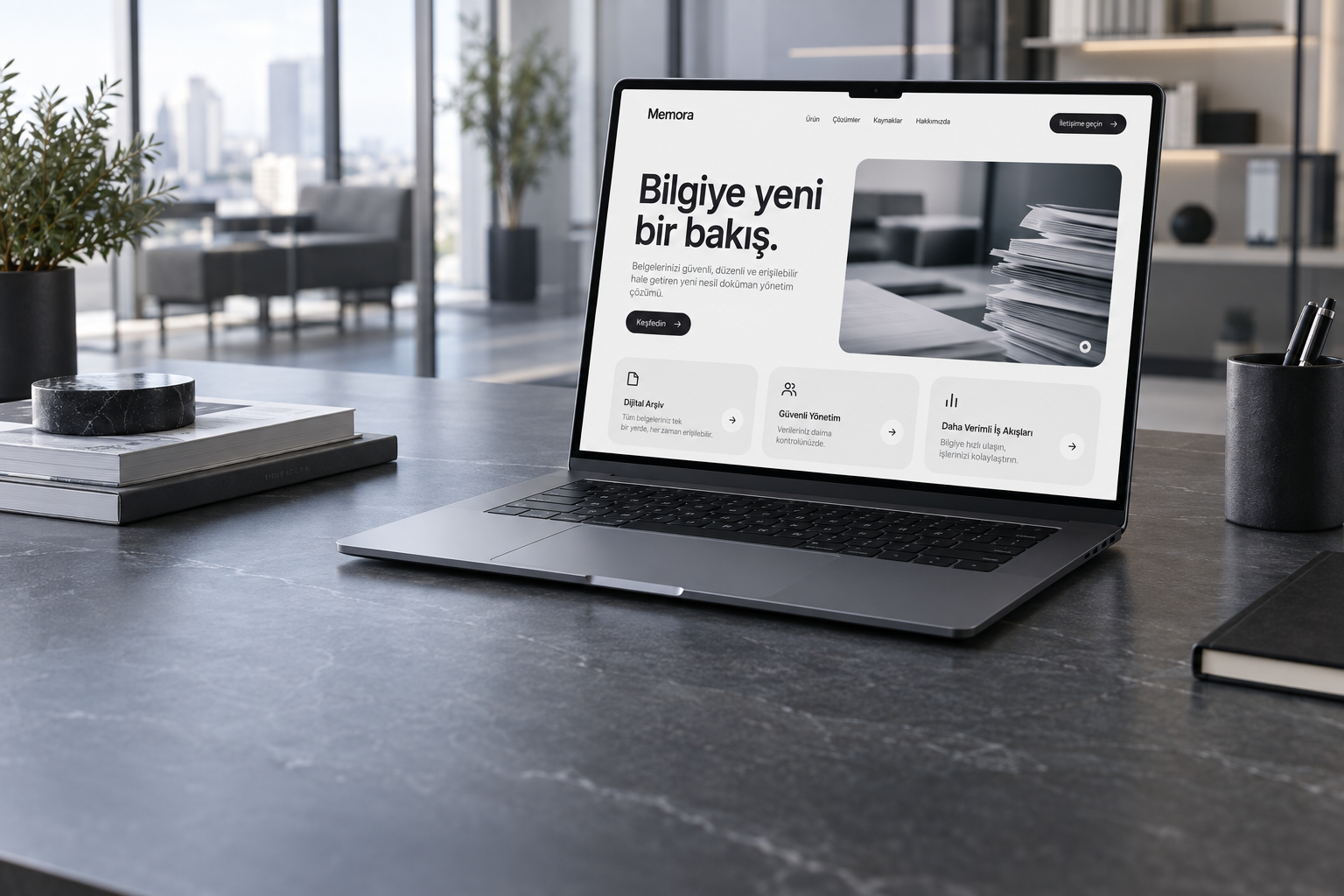 Memora web sitesini gösteren temsili bilgisayar ekranı
